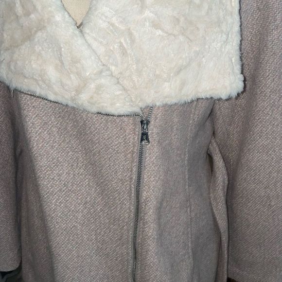 JESSICA SIMPSON FAUX FUR COLLAR COAT - Picture 8 of 10